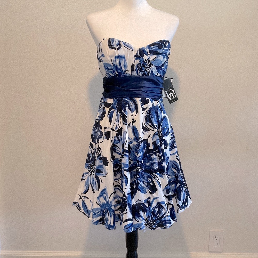 LOVE TEASE Strapless Dress Size  9 NWT